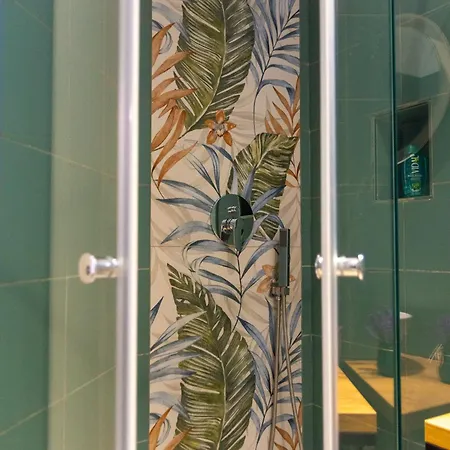 La Corte Di Poppea * トッレ・アンヌンツィアータ